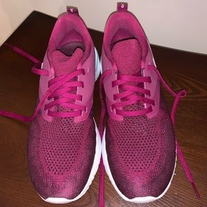 Nike odyssey react flyknit